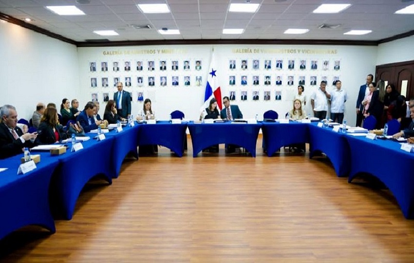 La última sesión ordinaria de la mesa tripartita instalada en la sede principal del Mitradel se desarrollará este miércoles. Foto: Cortesía La última sesión ordinaria de la mesa tripartita instalada en la sede principal del Mitradel se desarrollará este miércoles. Foto: Cortesía