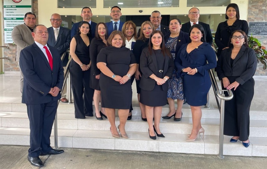 El trabajo en equipo fue clave para conseguir la acreditación. El trabajo en equipo fue clave para conseguir la acreditación.