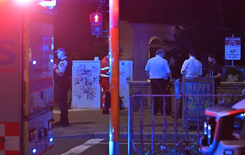 Policía trabajando cerca de la escena. EFE Policía trabajando cerca de la escena. EFE