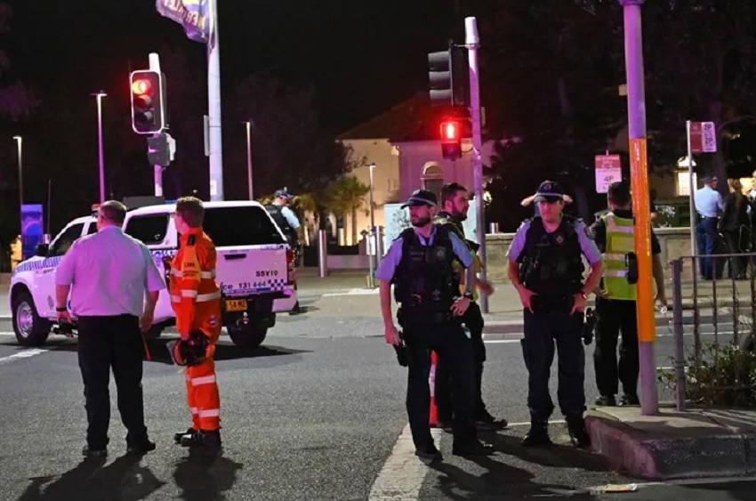 Policía en el escenario del tiroteo registrado este domingo en Sídney. Foto: EFE/EPA/Mick Tsikas Policía en el escenario del tiroteo registrado este domingo en Sídney. Foto: EFE/EPA/Mick Tsikas