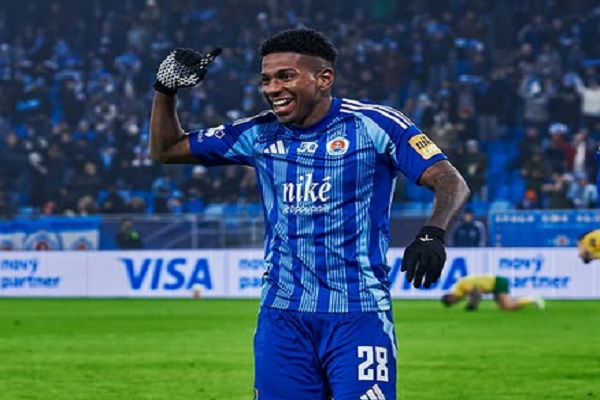 César Blackman, anotó el gol del triunfo del Bratislava. Foto: Instagram César Blackman, anotó el gol del triunfo del Bratislava. Foto: Instagram