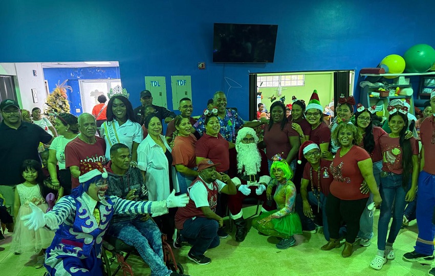 Los pequeños disfrutaron al máximo la fiesta navideña. Los pequeños disfrutaron al máximo la fiesta navideña.