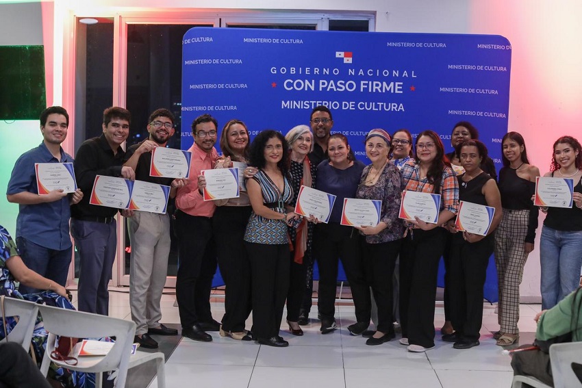 Participantes del taller de novela del Programa de Formación de Escritores. Foto: Cortesía MiCultura