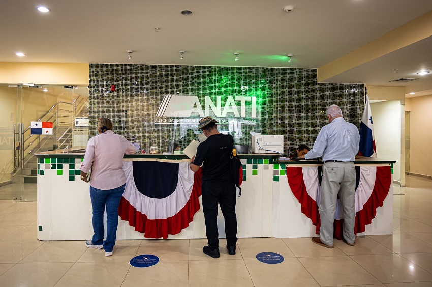 Se suspende los trámites de expedientes individuales para acumularlos en la titulación masiva. Foto: Cortesía