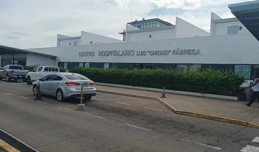 La víctima, Melitza Pinto, de 29 años, necesita con urgencia sangre tipo A+. Foto. Melquíades Vásquez