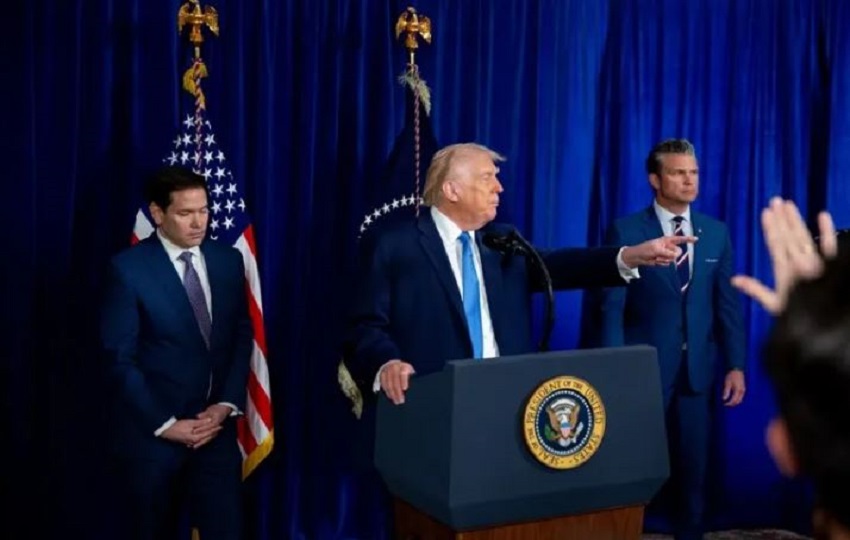  El secretario de Estado de EE. UU., Marco Rubio; el presidente de EE. UU., Donald Trump; y el secretario de Defensa de EE. UU., Pete Hegseth, en conferencia de prensa. Foto: EFE