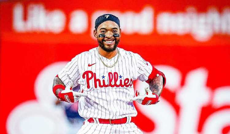 Edmudo Sosa sigue con los Filis. Foto: Instagram