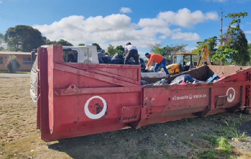 Desde los últimos meses del año pasado las autoridades tratan de disminuir la gran cantidad de basura que hay en las barriadas y áreas públicas, Foto. Eric Montenegro