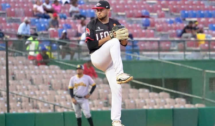 El lanzador panameño Kenny Hernández, de los Leones. Foto: Instagram