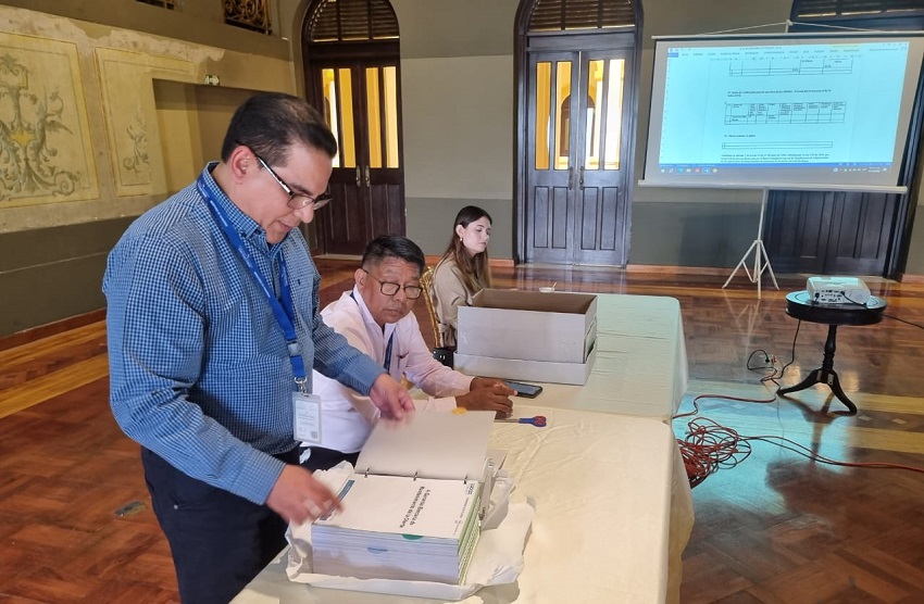La licitación se realizó en la sede principal del Ministerio de Gobierno en el Casco Antiguo. Foto: Cortesía