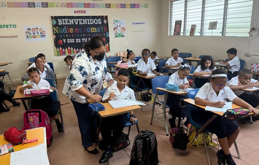 El Ejecutivo también impulsa una nueva ley de educación. Foto: Archivo