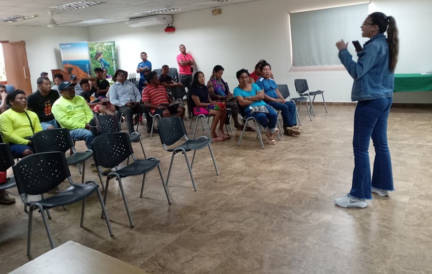 Durante el encuentro. Foto: Diomedes Sánchez