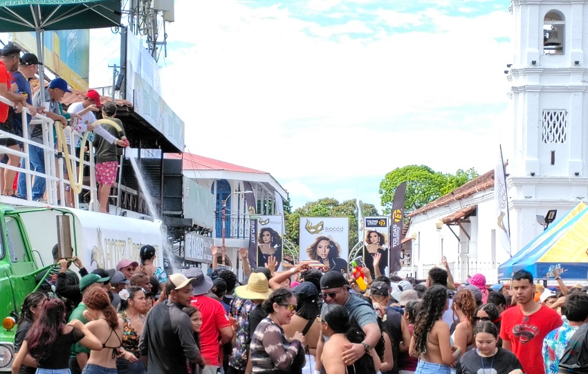 Los permisos abarcan distintos puntos estratégicos de la ciudad, incluyendo el parque Porras y áreas cercanas, con el objetivo de garantizar un orden adecuado,. Foto. Thays Domínguez