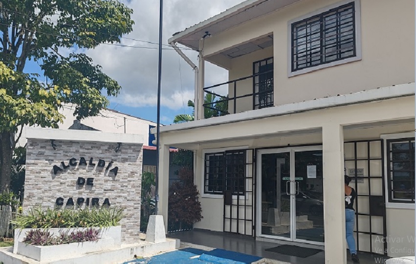 Alejandro Torres es familiar cercano de Albanis Briceida Torres Asprilla, reina de Calle Arriba de Capira 2026.  Foto. Eric Montenegro