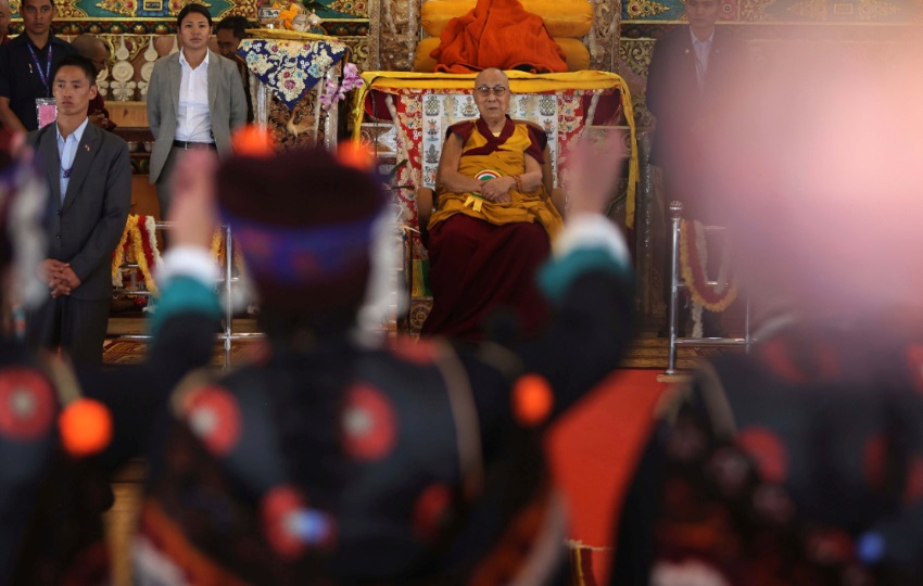 Dalái Lama, Tenzin Gyatso, en Kargil, India. Foto: EFE / EPA / Farooq Khan