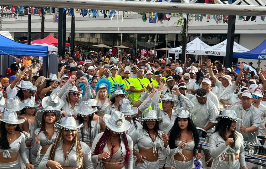 Congregó a miles de personas en el Mercado San Felipe Neri (Casco Antiguo). Foto: Cortesía