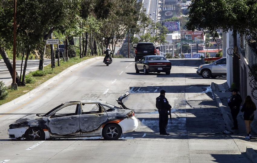 En respuesta a la acción, comenzaron los llamados 'narcobloqueos' en distintos puntos del sur de Jalisco. Foto: EFE