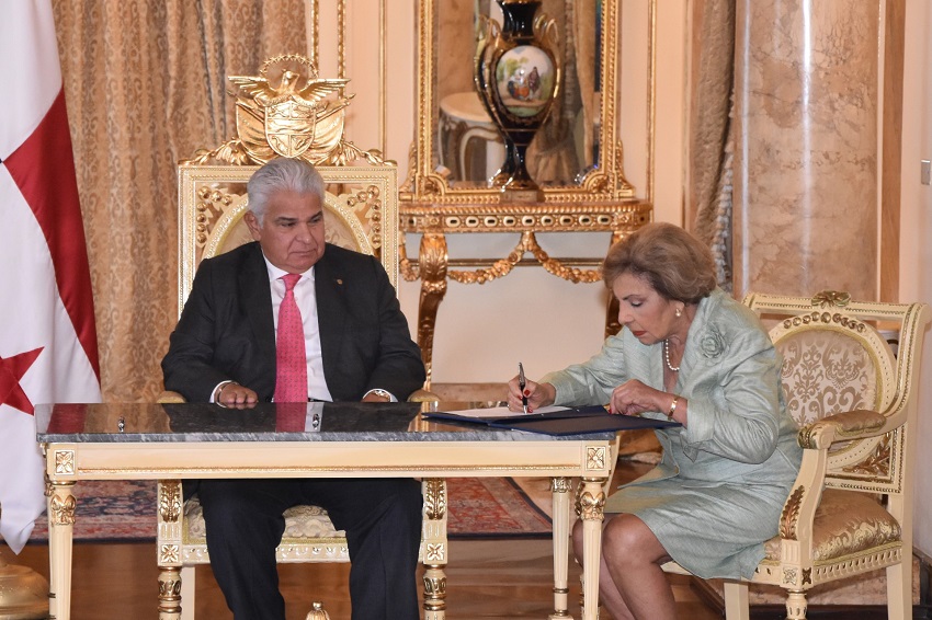 Mayín Correa, cuando tomó posesión como gobernadora de la provincia de Panamá. Foto: Cortesía Mayín Correa, cuando tomó posesión como gobernadora de la provincia de Panamá. Foto: Cortesía