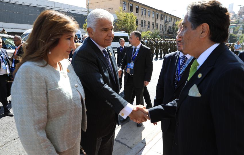 El presidente José Raúl Mulino  asistió en compañía de la primera dama, Maricel Cohen de Mulino. Foto: Cortesía