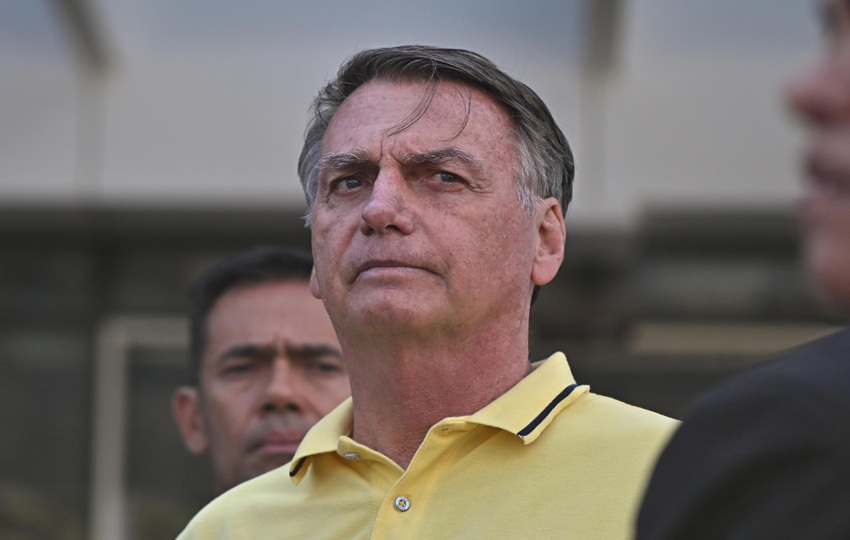 Bolsonaro fue trasladado el viernes al hospital. Foto: EFE Bolsonaro fue trasladado el viernes al hospital. Foto: EFE