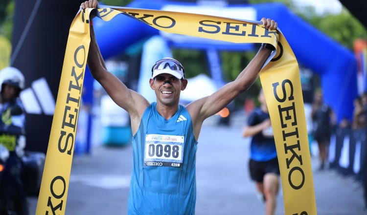 Jorge Castelblanco ganó el año pasado la Maratón Internacional de Panamá. Foto: EFE