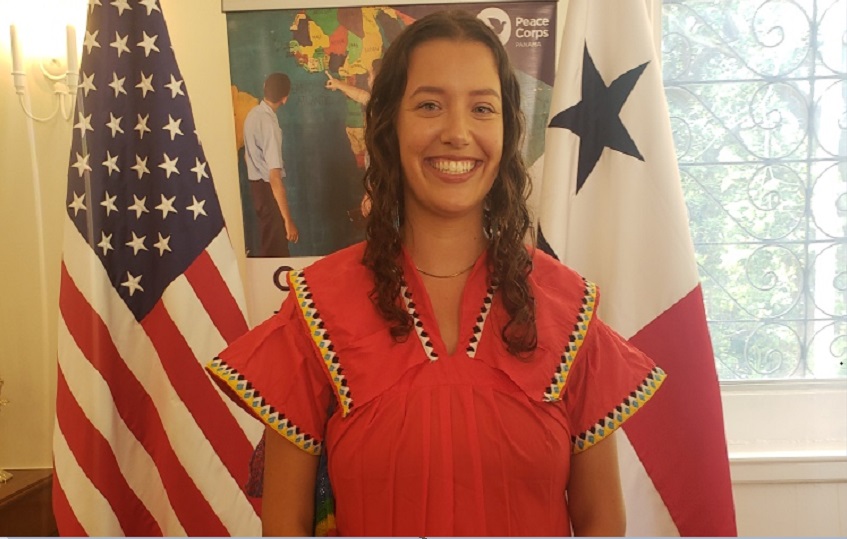 Celeste Noraian cuenta sobre su experiencia como voluntaria en el Cuerpo de Paz.  Foto: Fanny Arias