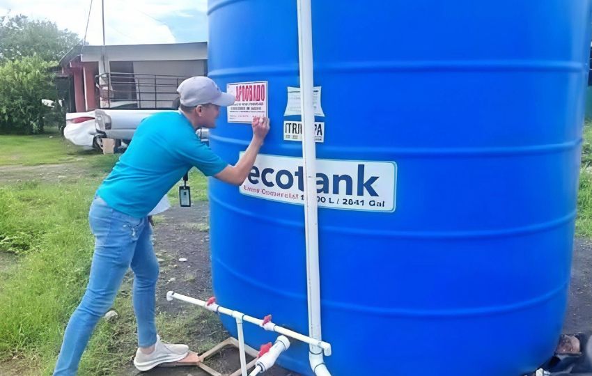 Residentes manifestaron la necesidad urgente de reubicar los tanques de agua potable. Foto: Thays Domínguez