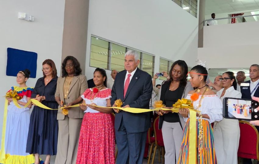 Inauguración de la Escuela República de Venezuela. Foto: Vivian Jiménez Inauguración de la Escuela República de Venezuela. Foto: Vivian Jiménez