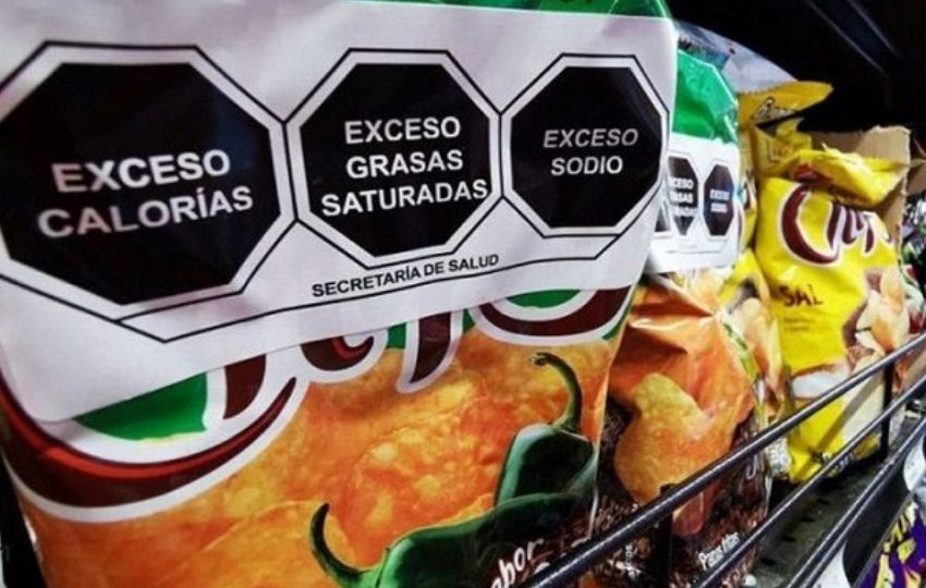 No hay un consenso sobre cómo debe ser el etiquetado frontal de advertencia en los alimentos. Foto: Archivo
