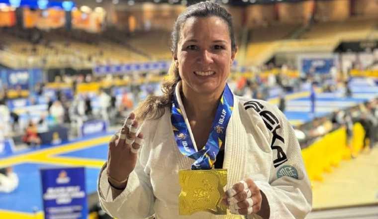 Jennisín Rosanía se colgó  la medalla de oro en el Panamericano de Jiu-Jitsu en Estados Unidos. Fotos: Cortesía