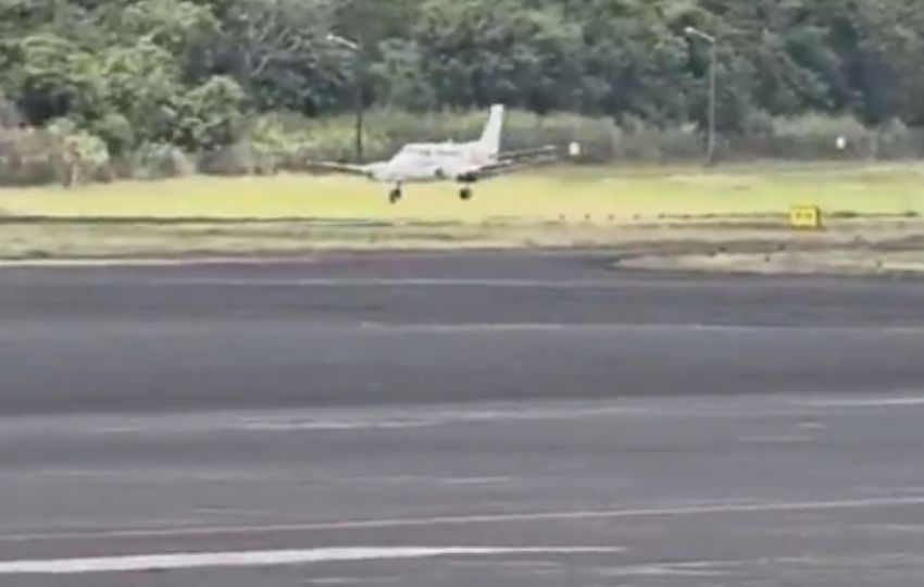 La aeronave reportó una falla eléctrica general.