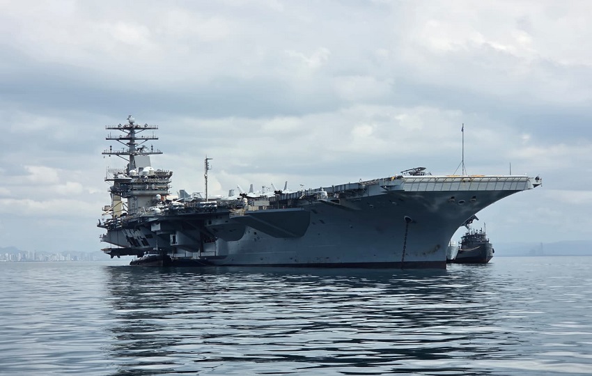 El portaviones USS Nimitz estará en el país hasta el 2 de abril. Foto: Vivian Jiménez 