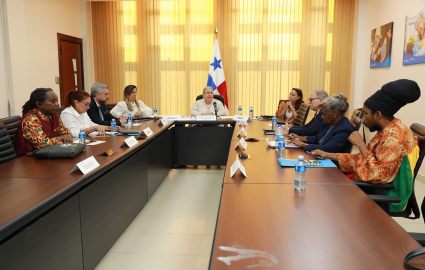 Carles mantiene buena relación con la directiva de Senadap. Foto: Cortesía