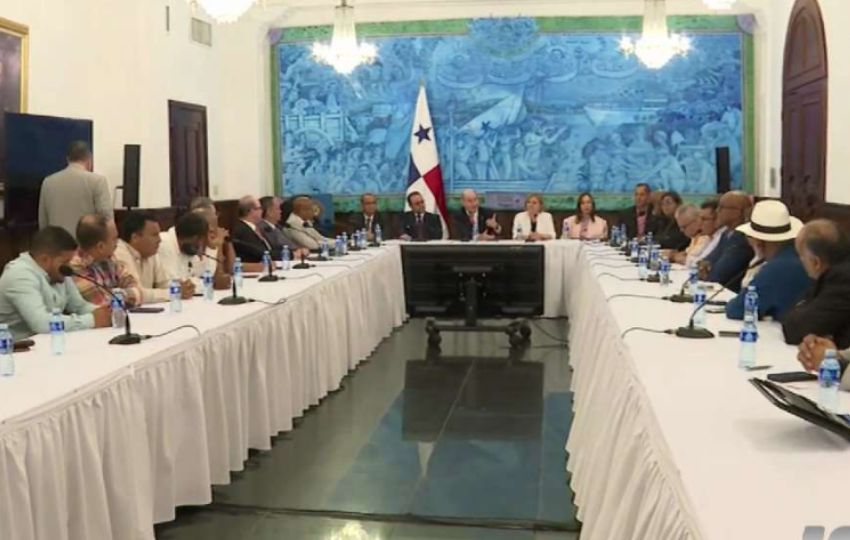 Reunión entre el Gobierno y gremios transportistas.