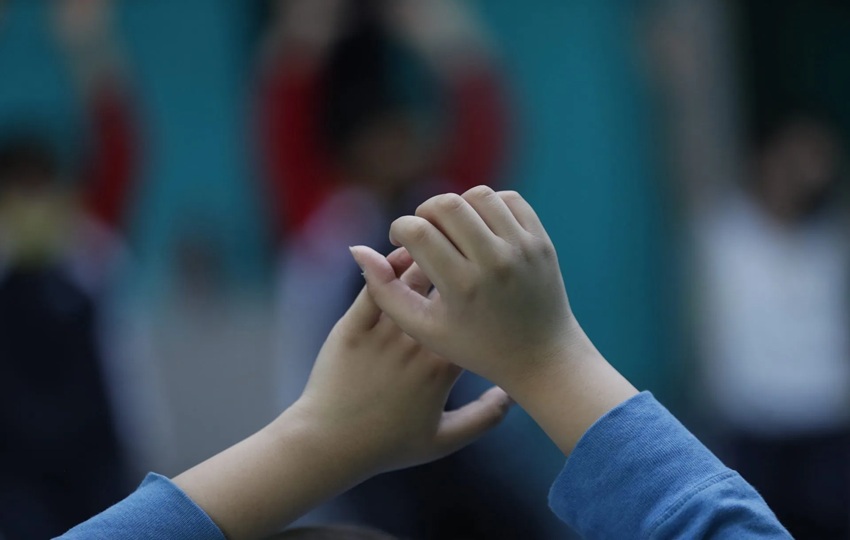 No es que el cerebro funcione peor, es que tiene otro sistema operativo, dice especialista. Foto: EFE