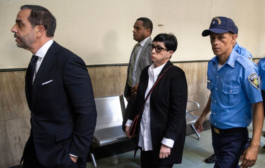 Los propietarios de la discoteca Jet Set, los hermanos Antonio Espaillat (i), y Maribel Espaillat (c). Foto: EFE Los propietarios de la discoteca Jet Set, los hermanos Antonio Espaillat (i), y Maribel Espaillat (c). Foto: EFE