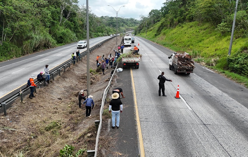 La jornada de trabajo contempla un incentivo de $25.00 a cada participante, financiado por la alcaldía de Arraiján. Foto. Eric Montenegro