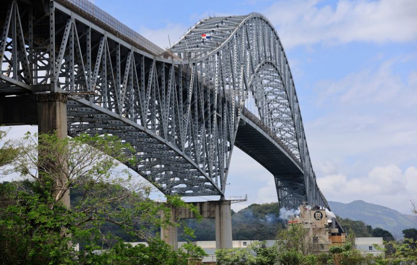 El puente de las Américas. Foto: EFE
