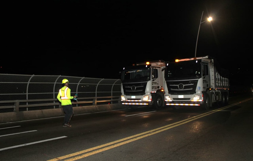  El operativo técnico inició a las 10:00 p.m. del sábado 25 de abril y se extendió hasta las 2:00 a.m. de este domingo.  Foto Mop