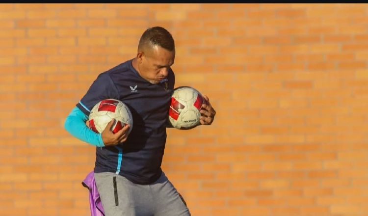 Mario Méndez, técnico de Plaza Amador. Foto: @cdplazaamador