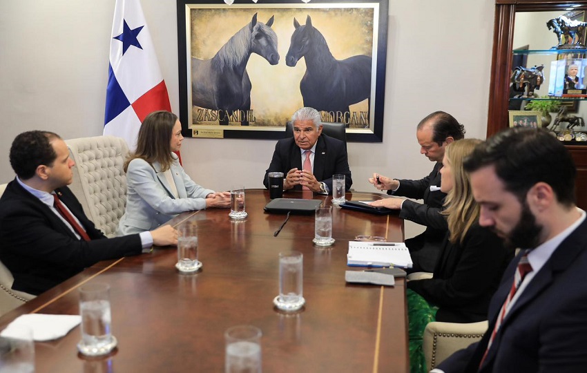 El presidente José Raúl Mulino junto a María Corina Machado. Foto: Cortesía