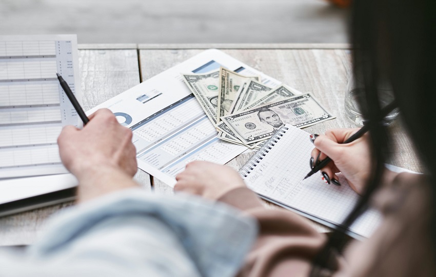 Para un puesto junior Panamá registra un salario medio requerido de $790. Foto: Pexels