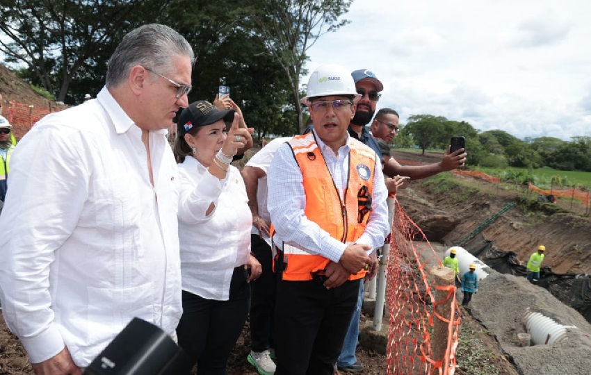 Se registran avances físicos de 53% y 38% de las obras de alcantarillados en la ciudad de David. 
