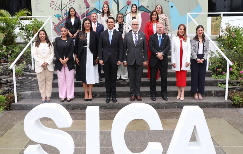 Panamá participa en reuniones del SICA en San Salvador.