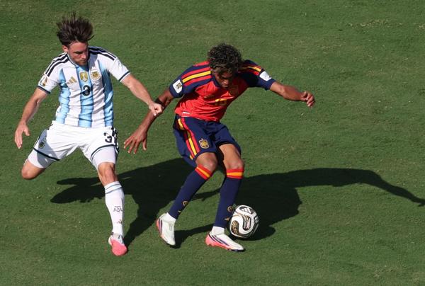 España y Argentina juegan tiempo extras. Foto: EFE España y Argentina juegan tiempo extras. Foto: EFE