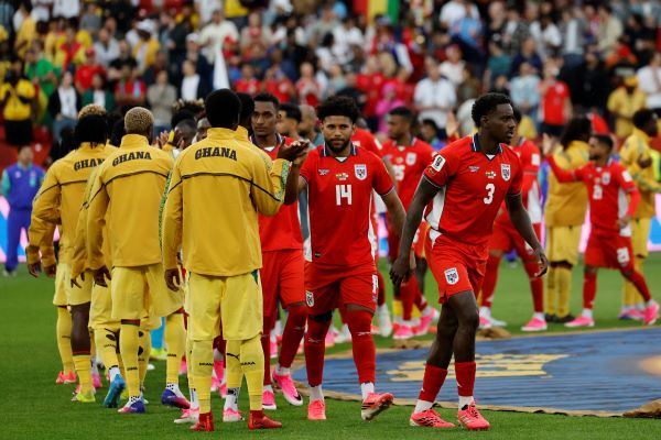 Jugadores de Panamá y Ghana se saludan previo a su partido en el Mundial 2026. Foto:EFE Jugadores de Panamá y Ghana se saludan previo a su partido en el Mundial 2026. Foto:EFE