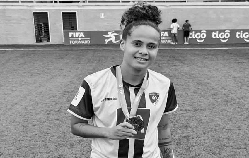 Ivis Ubarte Kirchman, futbolista panameña que dejó huella en el fútbol femenino nacional. Ivis Ubarte Kirchman, futbolista panameña que dejó huella en el fútbol femenino nacional.