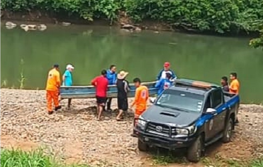Los estamentos de seguridad, organismos de rescate, voluntarios y funcionarios del Ministerio Público han recorrido más de 15 kilómetros aguas abajo del río Santa María. Foto. Melquíades Vásquez Los estamentos de seguridad, organismos de rescate, voluntarios y funcionarios del Ministerio Público han recorrido más de 15 kilómetros aguas abajo del río Santa María. Foto. Melquíades Vásquez