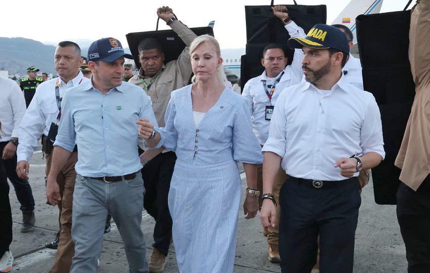  Recorrido del alcalde de Cali junto al presidente de Colombia.  EFE