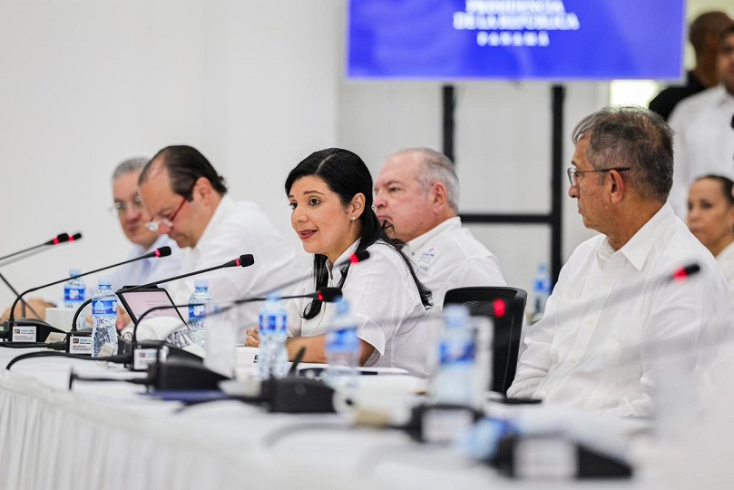 gabinete2.jpg gabinete2.jpg